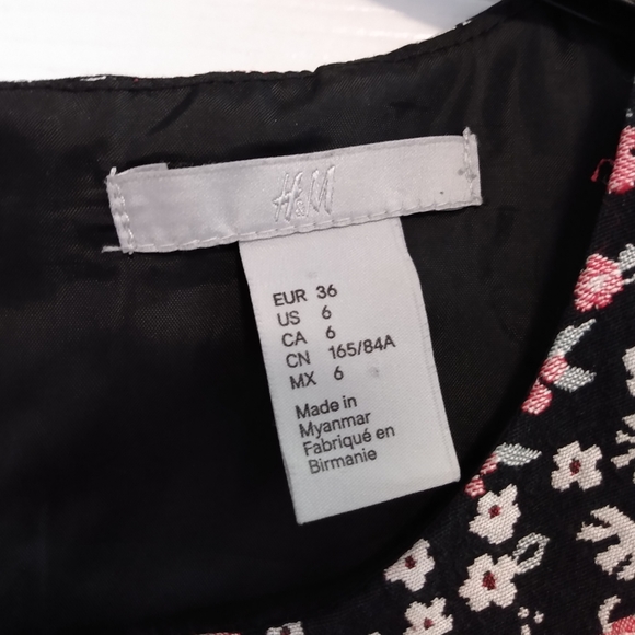 H&M Floral Pattern Dress - Picture 4 of 6